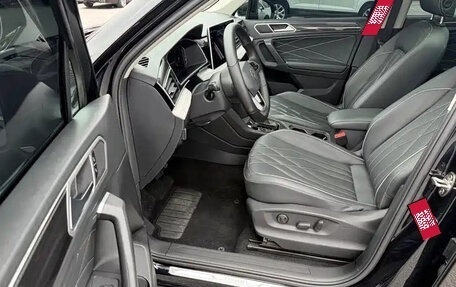 Volkswagen Tiguan II, 2023 год, 2 084 555 рублей, 14 фотография