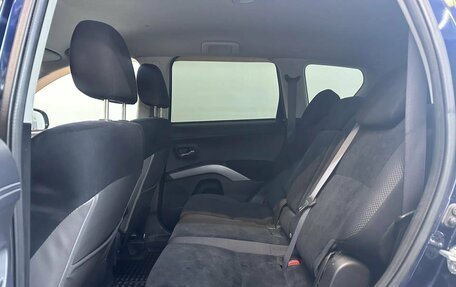 Mitsubishi Outlander III рестайлинг 3, 2010 год, 1 200 000 рублей, 17 фотография