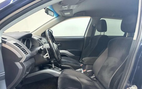 Mitsubishi Outlander III рестайлинг 3, 2010 год, 1 200 000 рублей, 14 фотография