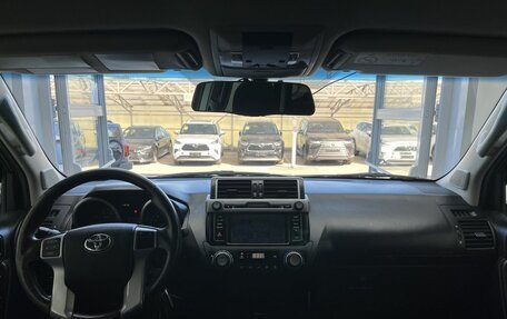 Toyota Land Cruiser Prado 150 рестайлинг 2, 2015 год, 3 540 000 рублей, 9 фотография