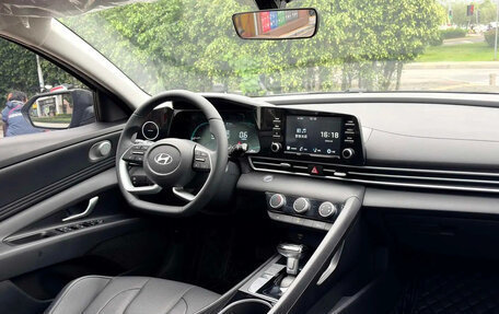 Hyundai Elantra, 2024 год, 1 621 004 рублей, 6 фотография