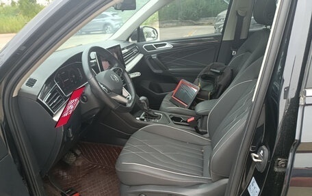 Volkswagen Tiguan II, 2022 год, 2 640 000 рублей, 8 фотография