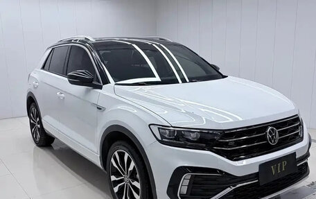 Volkswagen T-Roc I, 2023 год, 1 752 600 рублей, 1 фотография