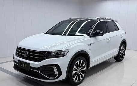 Volkswagen T-Roc I, 2023 год, 1 752 600 рублей, 3 фотография
