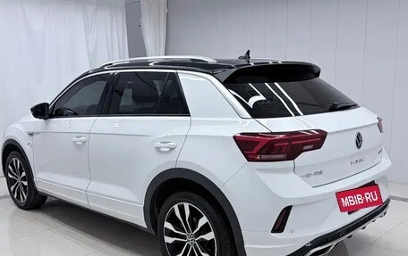 Volkswagen T-Roc I, 2023 год, 1 752 600 рублей, 4 фотография