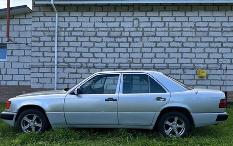 Mercedes-Benz W124, 1990 год, 300 000 рублей, 11 фотография