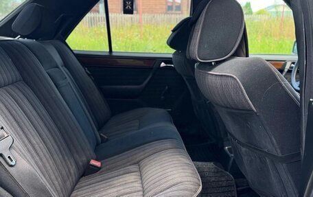 Mercedes-Benz W124, 1990 год, 300 000 рублей, 8 фотография