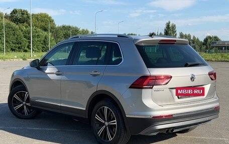 Volkswagen Tiguan II, 2018 год, 2 990 000 рублей, 5 фотография
