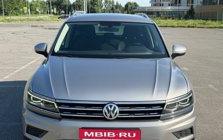 Volkswagen Tiguan II, 2018 год, 2 990 000 рублей, 2 фотография