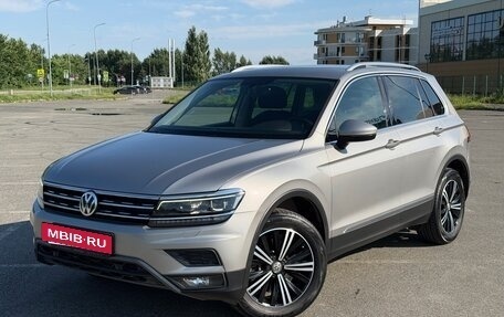 Volkswagen Tiguan II, 2018 год, 2 990 000 рублей, 3 фотография