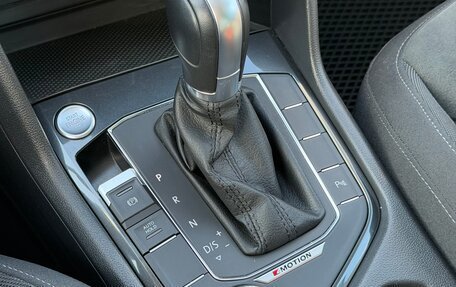 Volkswagen Tiguan II, 2018 год, 2 990 000 рублей, 18 фотография