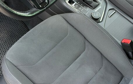 Volkswagen Tiguan II, 2018 год, 2 990 000 рублей, 14 фотография