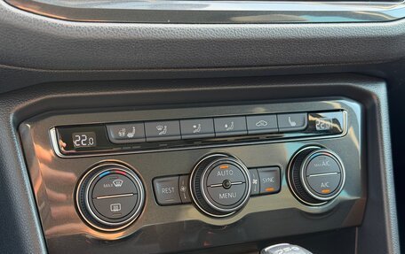 Volkswagen Tiguan II, 2018 год, 2 990 000 рублей, 19 фотография