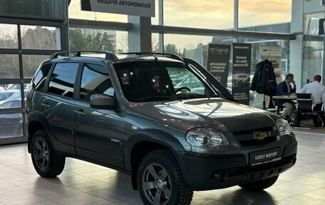 Chevrolet Niva I рестайлинг, 2016 год, 695 000 рублей, 3 фотография