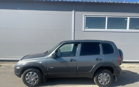 Chevrolet Niva I рестайлинг, 2019 год, 570 000 рублей, 3 фотография