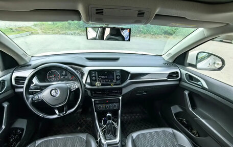 Volkswagen T-Cross I, 2020 год, 1 800 000 рублей, 11 фотография