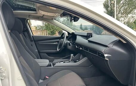Mazda 3, 2023 год, 1 350 000 рублей, 8 фотография