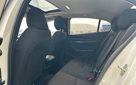 Mazda 3, 2023 год, 1 350 000 рублей, 10 фотография