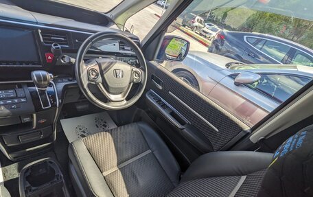 Honda Stepwgn IV, 2015 год, 1 900 000 рублей, 3 фотография