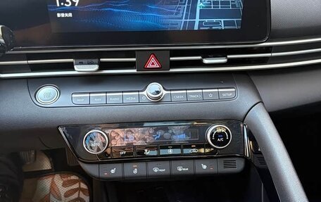 Hyundai Elantra, 2023 год, 1 330 000 рублей, 12 фотография