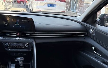 Hyundai Elantra, 2023 год, 1 330 000 рублей, 13 фотография