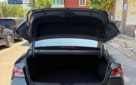 Hyundai Elantra, 2023 год, 1 330 000 рублей, 14 фотография