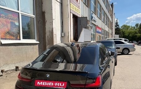 BMW 3 серия, 2019 год, 3 000 000 рублей, 3 фотография