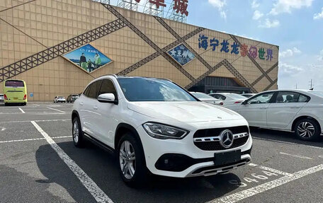 Mercedes-Benz GLA, 2022 год, 1 980 001 рублей, 3 фотография