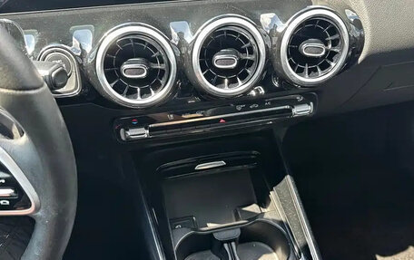 Mercedes-Benz GLA, 2022 год, 1 980 001 рублей, 13 фотография
