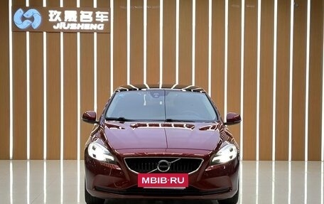 Volvo V40 II рестайлинг, 2018 год, 1 460 000 рублей, 2 фотография