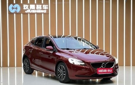 Volvo V40 II рестайлинг, 2018 год, 1 460 000 рублей, 3 фотография