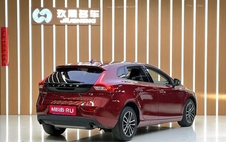 Volvo V40 II рестайлинг, 2018 год, 1 460 000 рублей, 4 фотография