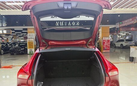 Volvo V40 II рестайлинг, 2018 год, 1 460 000 рублей, 7 фотография