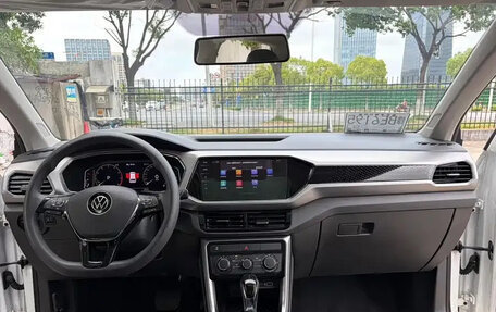 Volkswagen T-Cross I, 2023 год, 1 725 600 рублей, 7 фотография