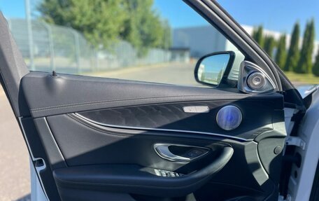 Mercedes-Benz E-Класс, 2021 год, 4 250 000 рублей, 9 фотография