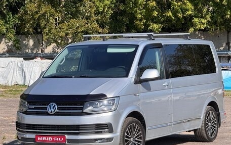 Volkswagen Multivan T6 рестайлинг, 2019 год, 2 990 000 рублей, 1 фотография