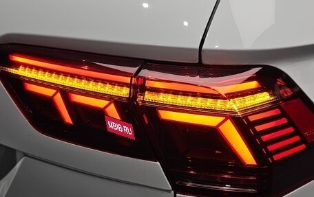 Volkswagen Tiguan II, 2023 год, 3 860 000 рублей, 6 фотография