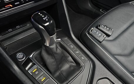 Volkswagen Tiguan II, 2023 год, 3 860 000 рублей, 18 фотография