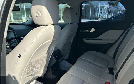 Jaguar F-Pace, 2016 год, 2 490 000 рублей, 17 фотография