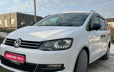 Volkswagen Sharan II, 2011 год, 970 000 рублей, 1 фотография