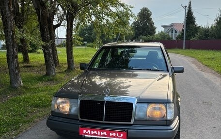 Mercedes-Benz W124, 1992 год, 695 000 рублей, 2 фотография