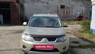 Mitsubishi Outlander III рестайлинг 3, 2008 год, 900 000 рублей, 2 фотография