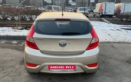 Hyundai Solaris II рестайлинг, 2011 год, 680 000 рублей, 5 фотография