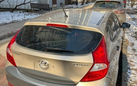 Hyundai Solaris II рестайлинг, 2011 год, 680 000 рублей, 23 фотография