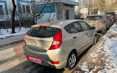 Hyundai Solaris II рестайлинг, 2011 год, 680 000 рублей, 24 фотография