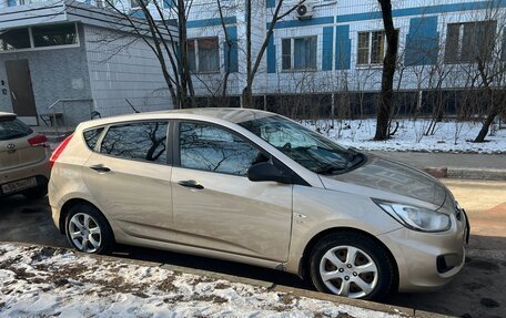 Hyundai Solaris II рестайлинг, 2011 год, 680 000 рублей, 27 фотография