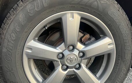 Toyota RAV4, 2011 год, 1 800 000 рублей, 19 фотография