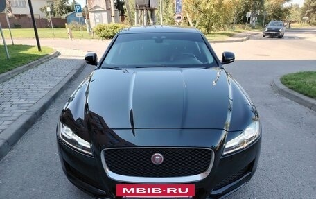 Jaguar XF II, 2017 год, 1 765 000 рублей, 2 фотография