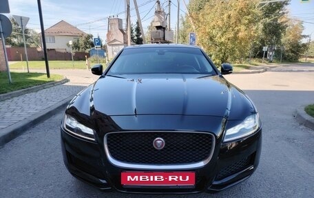 Jaguar XF II, 2017 год, 1 765 000 рублей, 10 фотография
