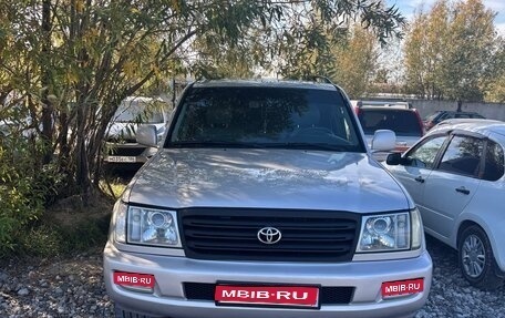 Toyota Land Cruiser 100 рестайлинг 2, 2004 год, 1 850 000 рублей, 1 фотография